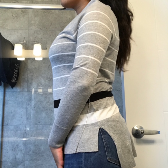 Grey sweater. Black sweater. - Picture 2 of 7